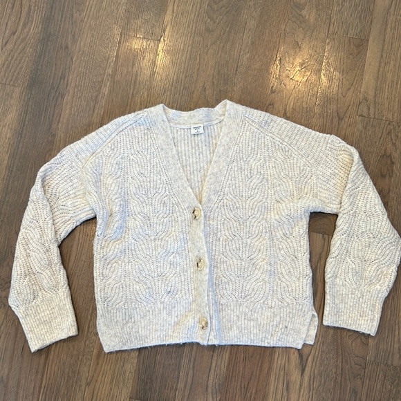 Abercrombie & Fitch Sweaters - Abercrombie and Fitch sweater cardigan size M